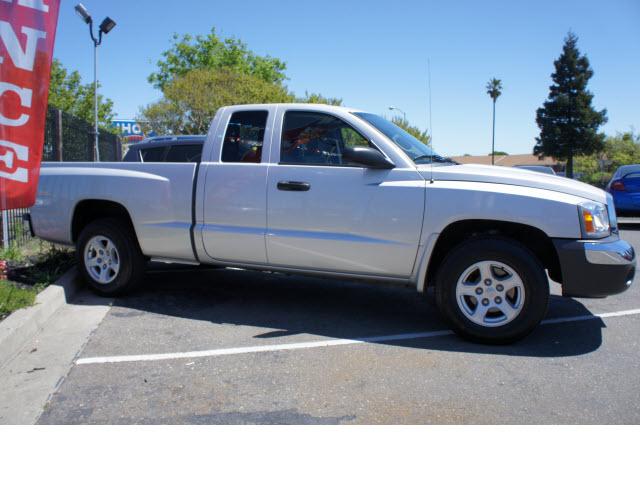 Photo of 2005 Dodge Dakota