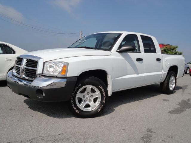 Photo of 2005 Dodge Dakota