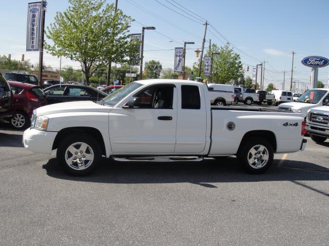 Photo of 2005 Dodge Dakota