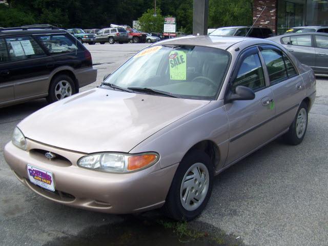 Photo of 1999 Ford Escort
