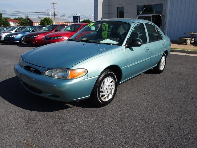 Photo of 1999 Ford Escort