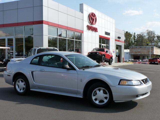 Photo of 2000 Ford Mustang