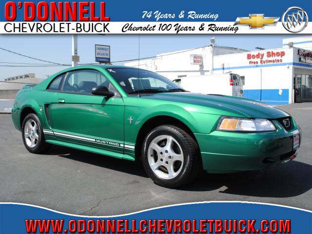 Photo of 2000 Ford Mustang