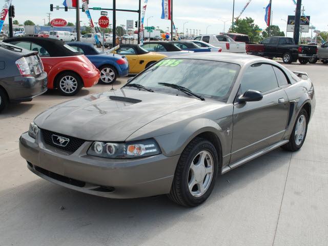 Photo of 2002 Ford Mustang