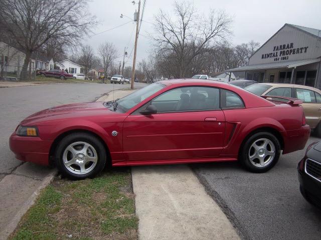 Photo of 2004 Ford Mustang