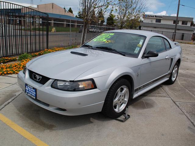 Photo of 2002 Ford Mustang