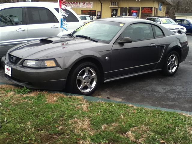 Photo of 2004 Ford Mustang