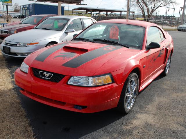 Photo of 2000 Ford Mustang