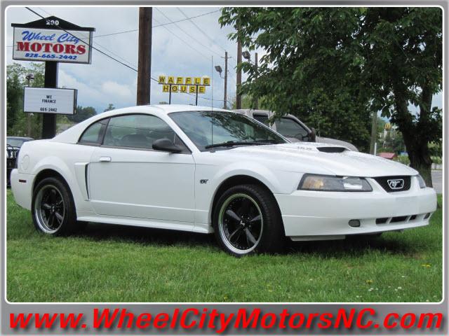 Photo of 2002 Ford Mustang