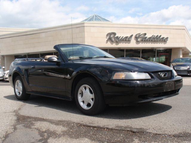 Photo of 2001 Ford Mustang