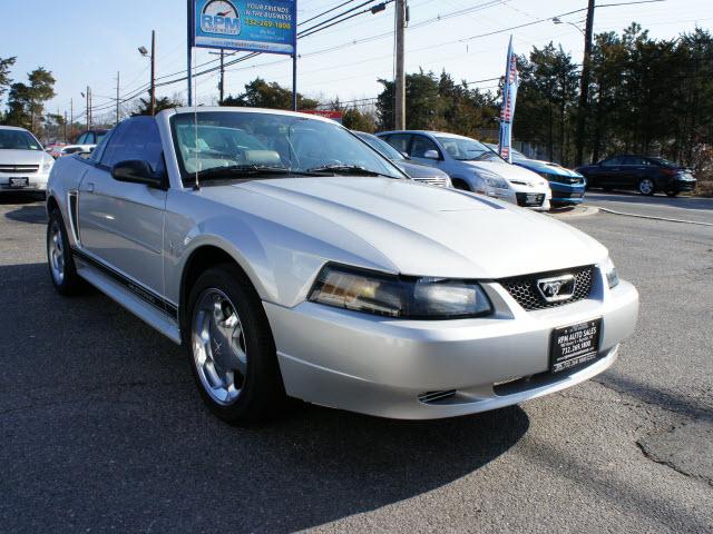 Photo of 2003 Ford Mustang