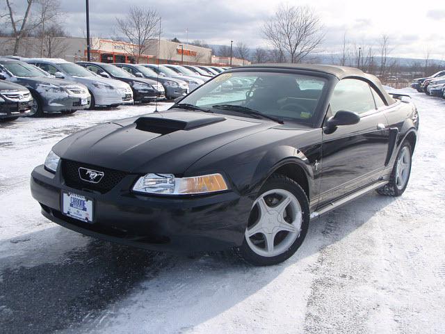 Photo of 2001 Ford Mustang