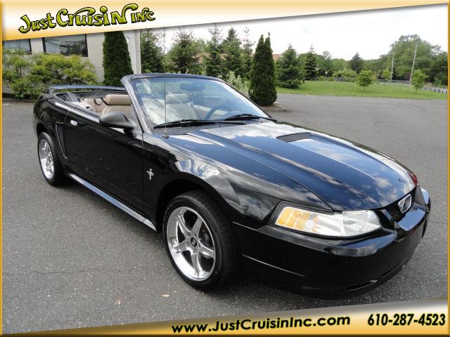 Photo of 2000 Ford Mustang
