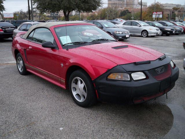 Photo of 2000 Ford Mustang