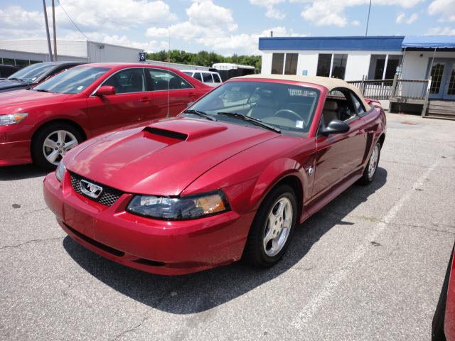 Photo of 2004 Ford Mustang