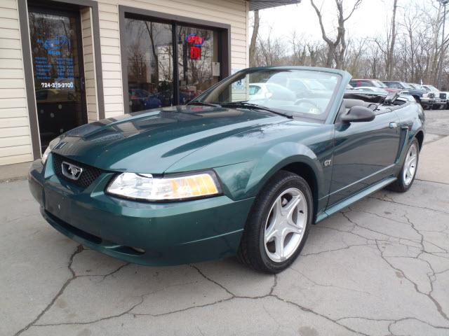 Photo of 2000 Ford Mustang