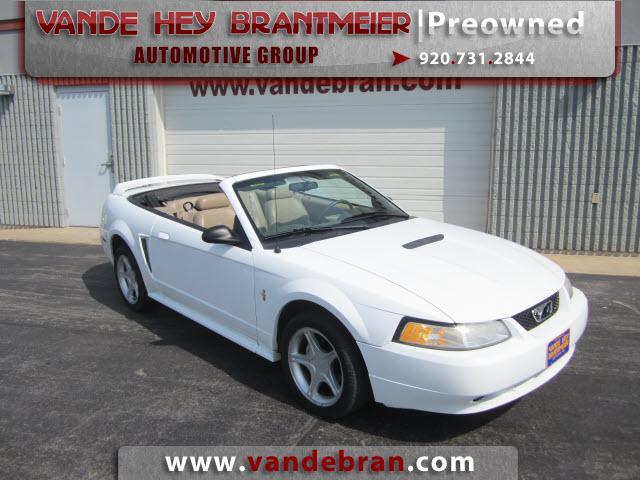 Photo of 2000 Ford Mustang