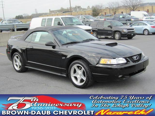 Photo of 2000 Ford Mustang