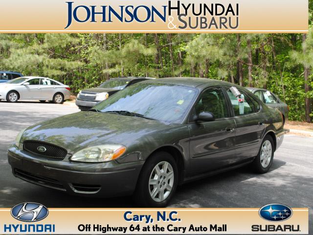 Photo of 2004 Ford Taurus