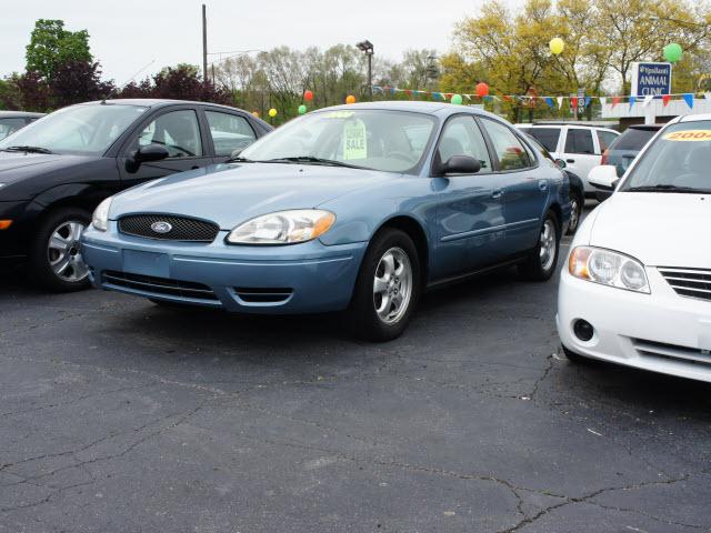 Photo of 2005 Ford Taurus