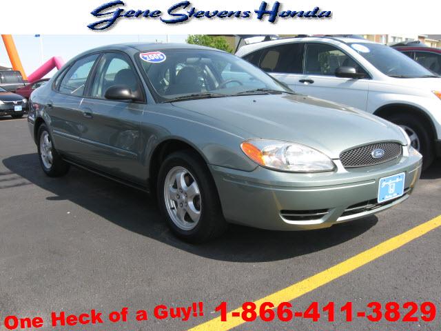Photo of 2005 Ford Taurus