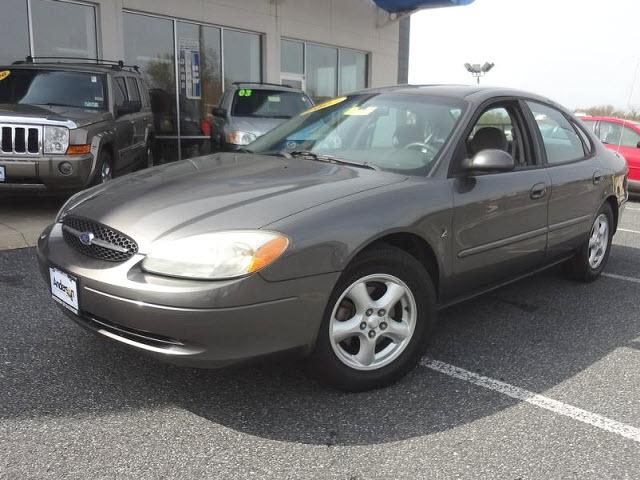 Photo of 2002 Ford Taurus