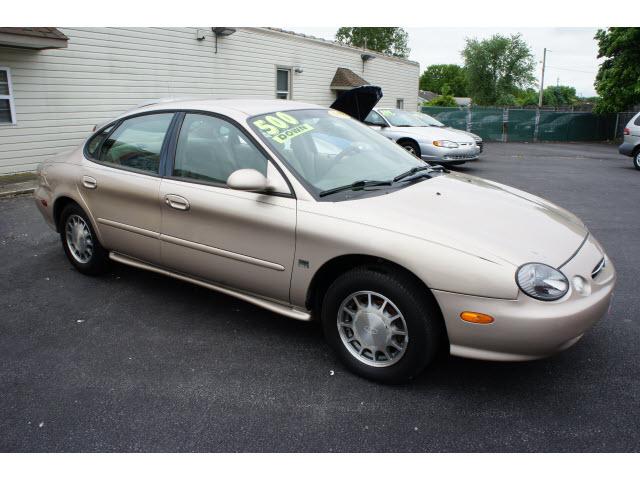 Photo of 1998 Ford Taurus
