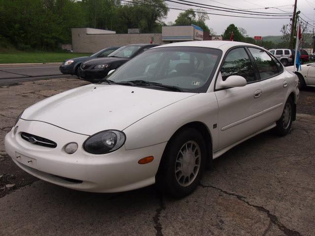 Photo of 1999 Ford Taurus