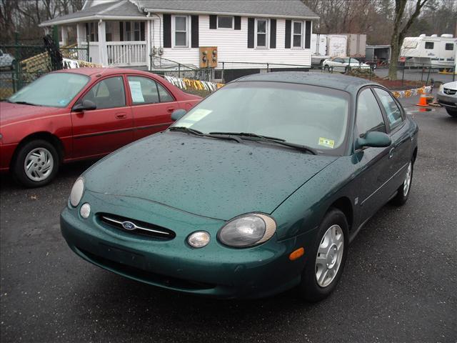 Photo of 1999 Ford Taurus