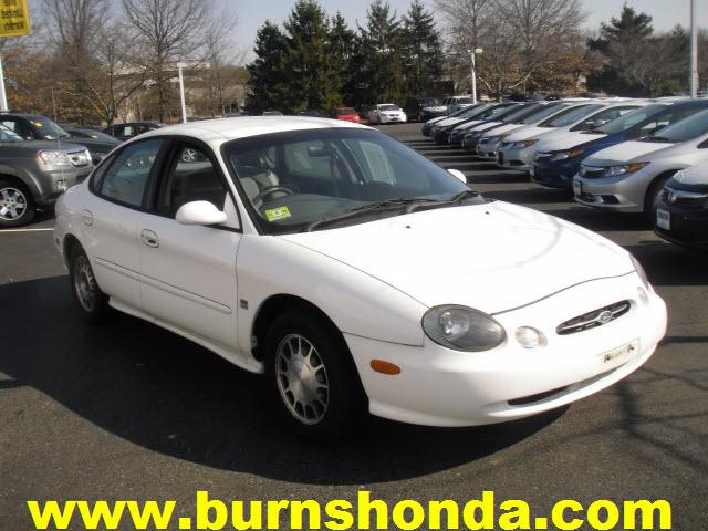 Photo of 1999 Ford Taurus
