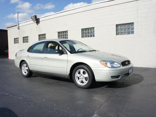 Photo of 2007 Ford Taurus
