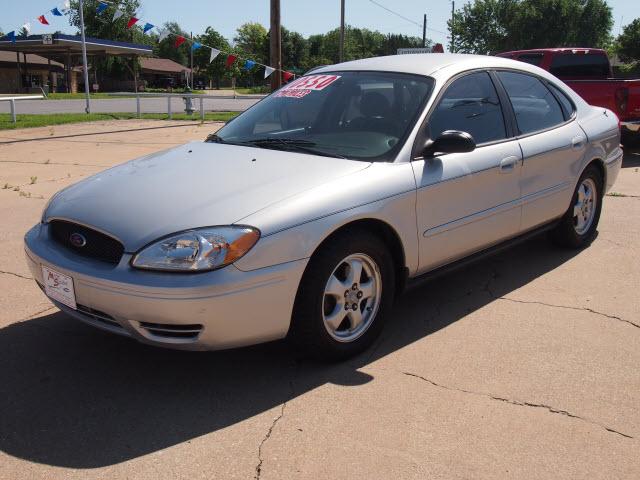 Photo of 2006 Ford Taurus