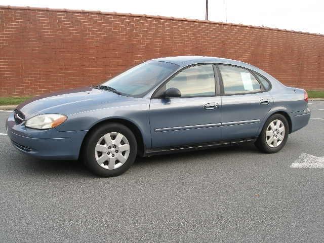 Photo of 2000 Ford Taurus