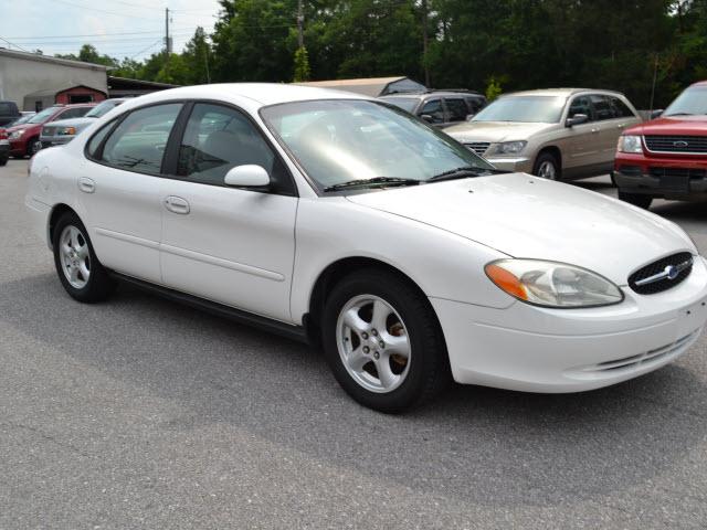 Photo of 2003 Ford Taurus