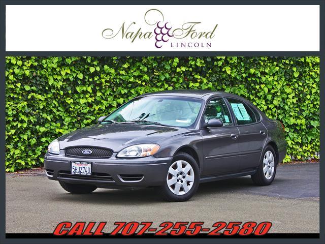 Photo of 2005 Ford Taurus