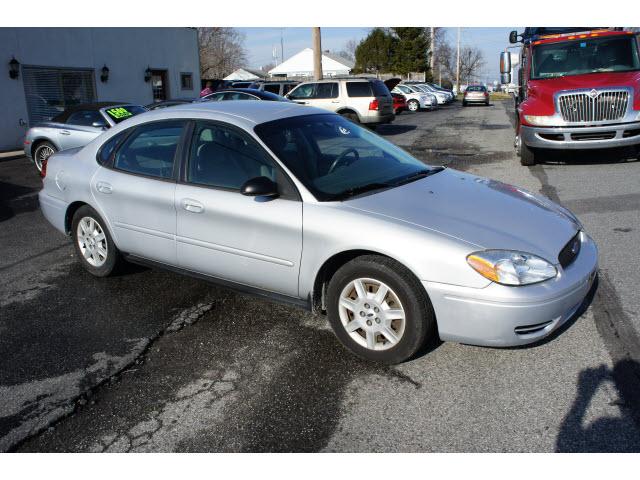 Photo of 2006 Ford Taurus