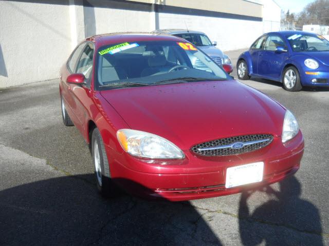 Photo of 2002 Ford Taurus