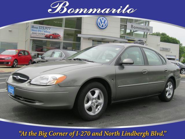 Photo of 2002 Ford Taurus
