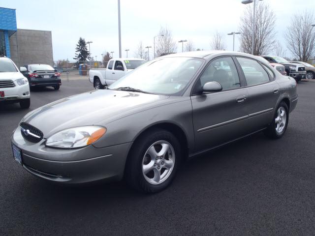 Photo of 2003 Ford Taurus