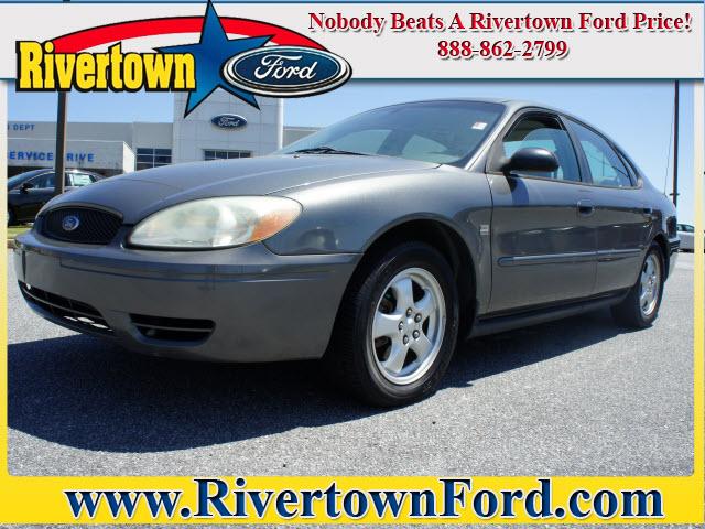 Photo of 2004 Ford Taurus