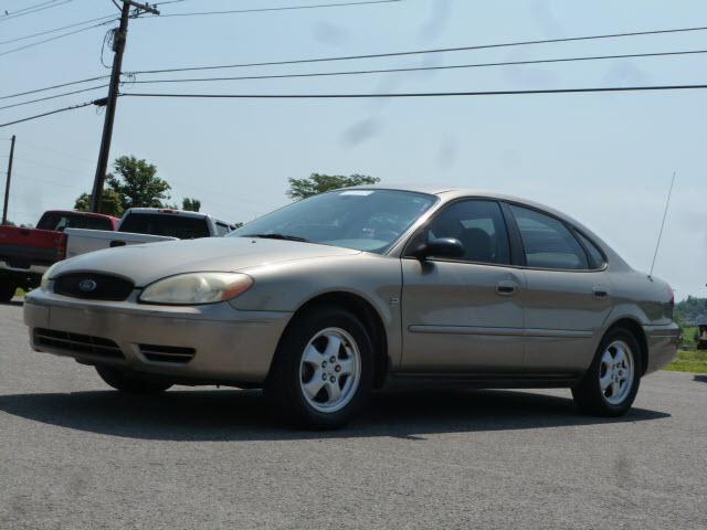 Photo of 2004 Ford Taurus