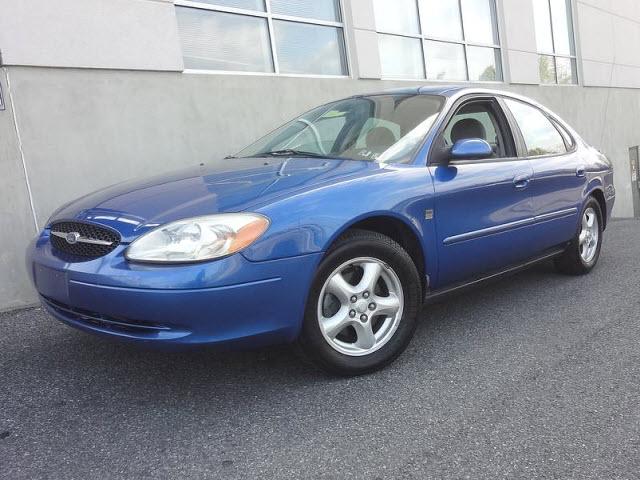 Photo of 2003 Ford Taurus