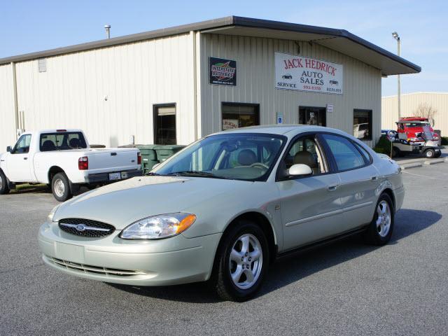 Photo of 2003 Ford Taurus
