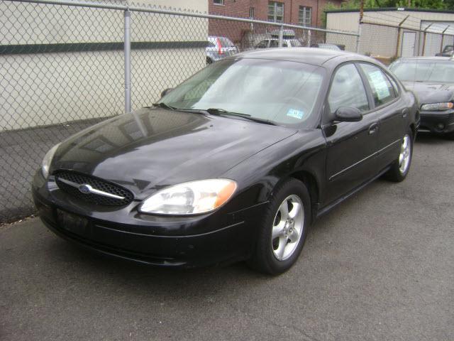 Photo of 2000 Ford Taurus