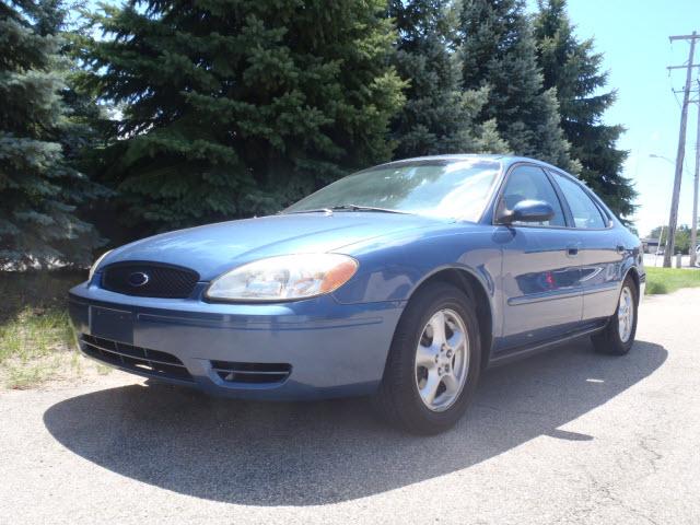 Photo of 2004 Ford Taurus