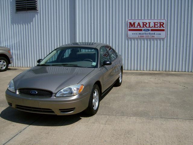 Photo of 2004 Ford Taurus
