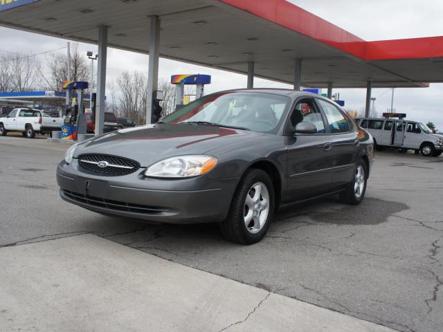 Photo of 2002 Ford Taurus