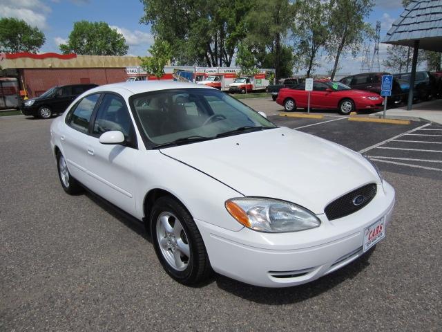 Photo of 2004 Ford Taurus