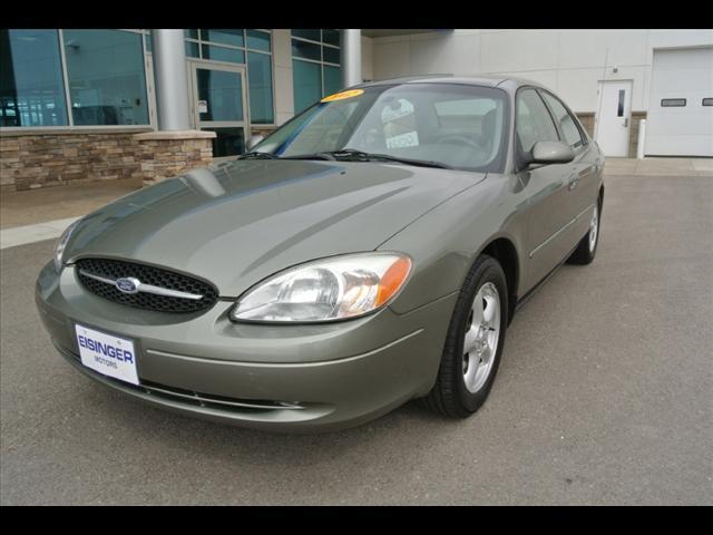 Photo of 2002 Ford Taurus