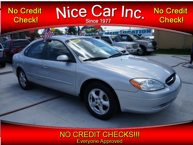 Photo of 2002 Ford Taurus